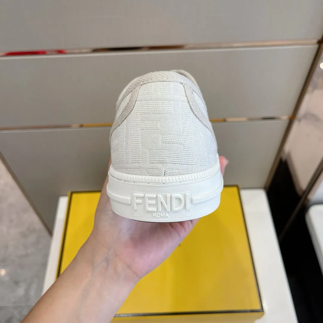 Factory price: 380 new Fendi Fendǐ Domino sneakers with jacquard FF pattern, embossed FF pattern on the toe, canvas upper, T men's men's shoes 💰U customized outsole Size: 38-45, (45 customized)